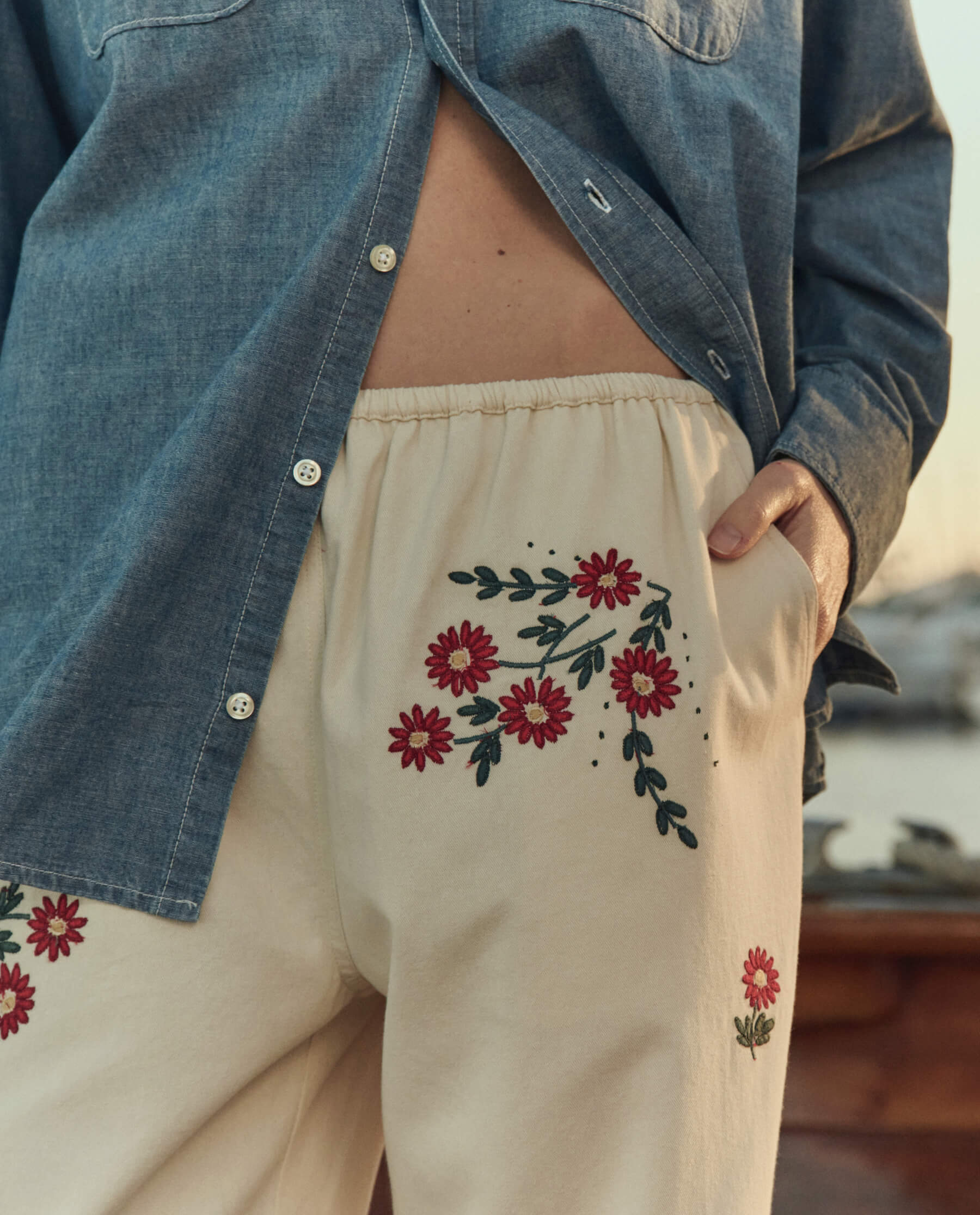 The Easy Pant. -- Natural With Field Floral Emb