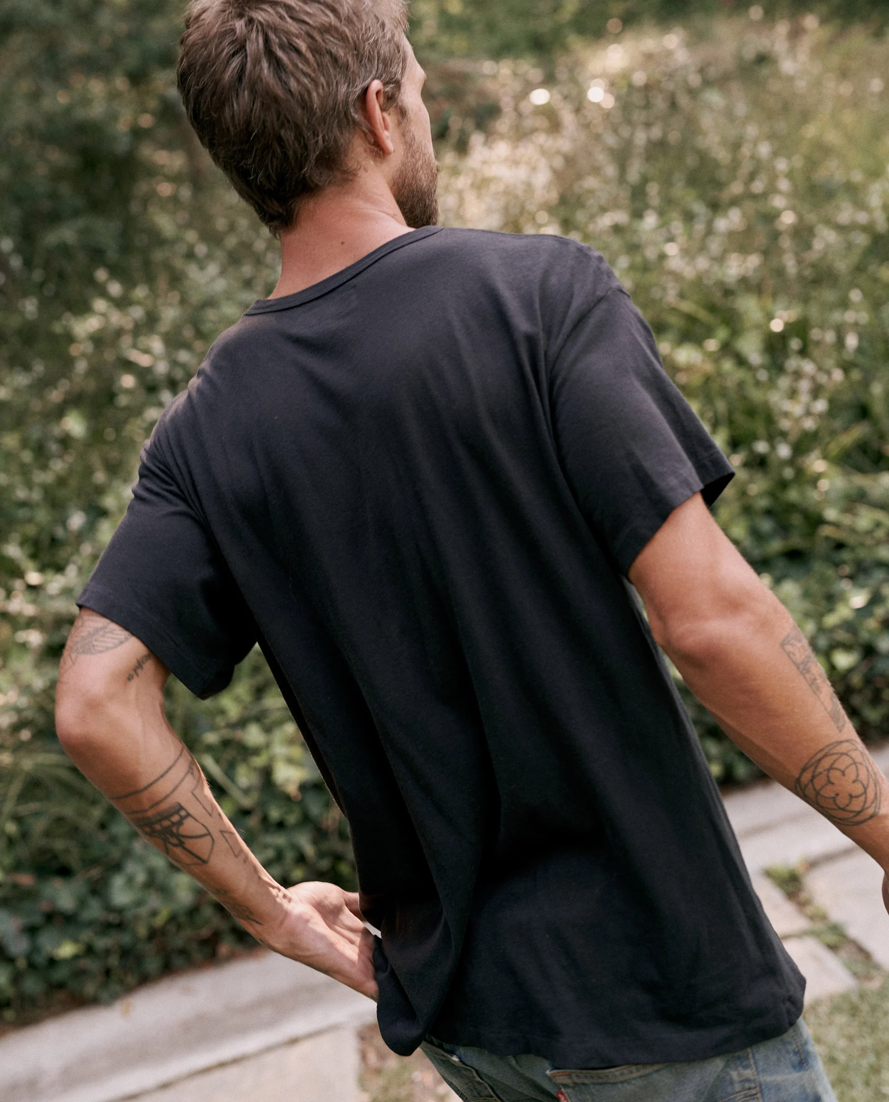 The Men's Boxy Crew. -- ALMOST BLACK - Image 2