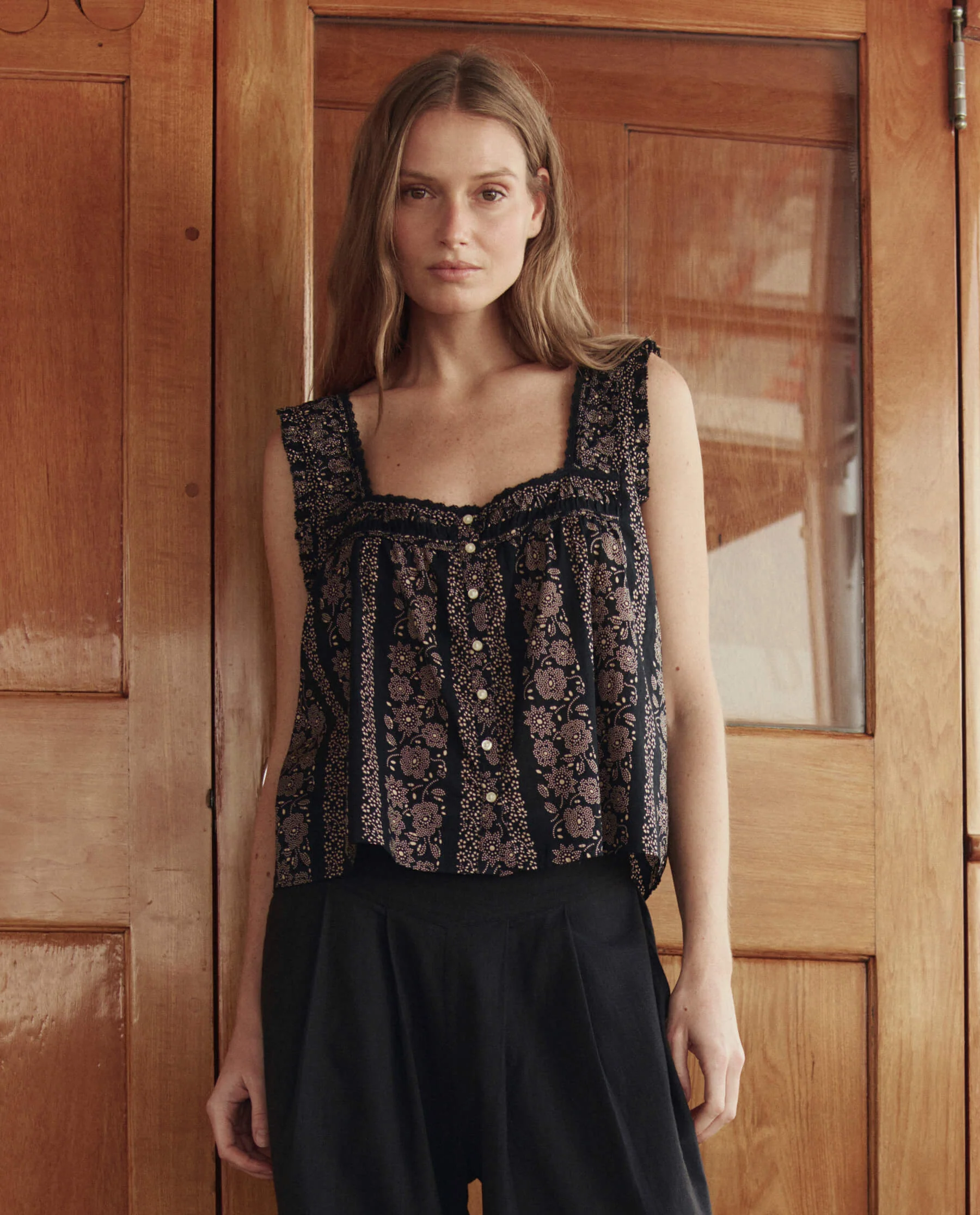 The Victorian Pleat Tank. -- Black And Cream Token Floral
